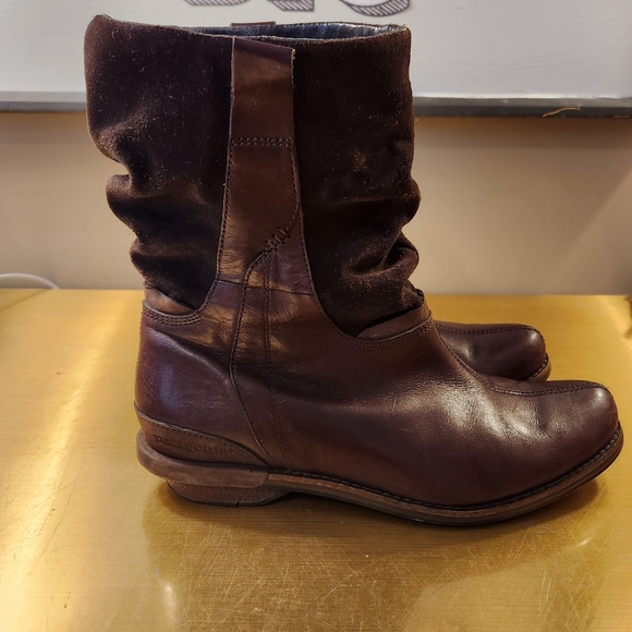 Patagonia Shoes - Women's Patagonia Leather Addie Pull On Boots Espresso Size 6.5